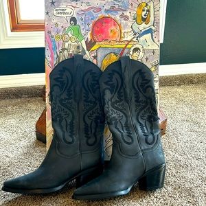 Jeffrey Campbell Dagget Black washed. Worn three times like new